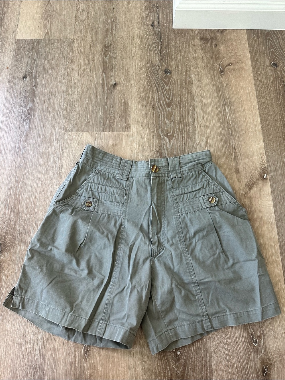 High-Rise Utility Women's Shorts - Olive Green